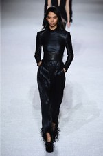 バルマン 2018-19年秋冬コレクション - 進行方向の先には明るい未来が待っている｜写真27