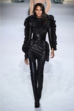 バルマン 2018-19年秋冬コレクション - 進行方向の先には明るい未来が待っている｜写真29