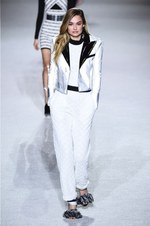 バルマン 2018-19年秋冬コレクション - 進行方向の先には明るい未来が待っている｜写真38