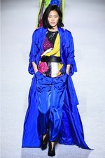 バルマン 2018-19年秋冬コレクション - 進行方向の先には明るい未来が待っている｜写真44