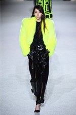 バルマン 2018-19年秋冬コレクション - 進行方向の先には明るい未来が待っている｜写真49