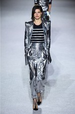 バルマン 2018-19年秋冬コレクション - 進行方向の先には明るい未来が待っている｜写真90