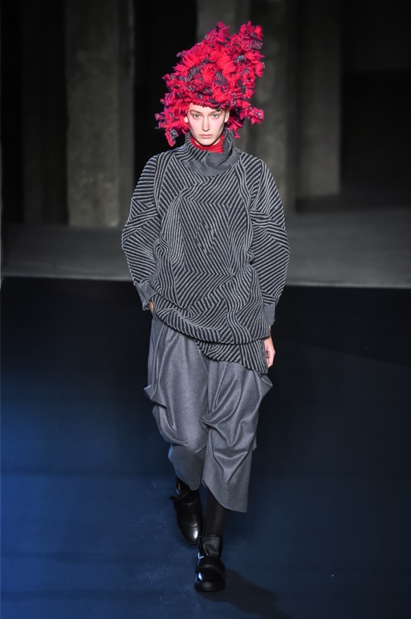 イッセイ ミヤケ(ISSEY MIYAKE) 2018-19年秋冬ウィメンズコレクション  - 写真35