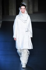 イッセイ ミヤケ 2018年秋冬コレクション - 春に向けて目覚める命をニットの遊びが表現する｜写真4