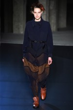 イッセイ ミヤケ 2018年秋冬コレクション - 春に向けて目覚める命をニットの遊びが表現する｜写真11