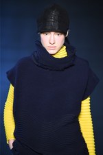 イッセイ ミヤケ 2018年秋冬コレクション - 春に向けて目覚める命をニットの遊びが表現する｜写真25