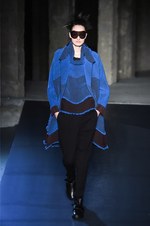 イッセイ ミヤケ 2018年秋冬コレクション - 春に向けて目覚める命をニットの遊びが表現する｜写真27