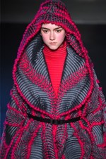 イッセイ ミヤケ 2018年秋冬コレクション - 春に向けて目覚める命をニットの遊びが表現する｜写真40