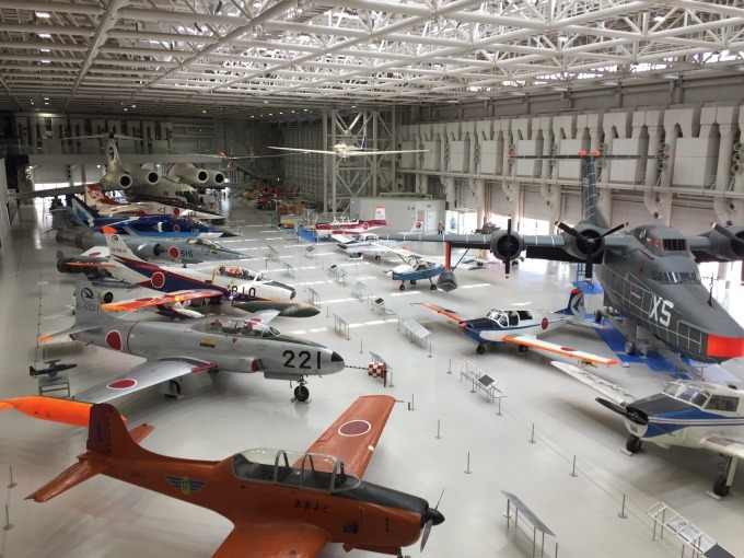 「岐阜かかみがはら航空宇宙博物館」オープン、「飛燕」など戦闘機31機や「はやぶさ2」実物大模型も｜写真1