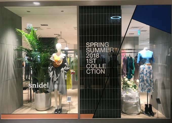 写真1 5 スナイデル 有楽町ルミネ店オープン 梅田エスト店リニューアル 限定オフショルワンピースも ファッションプレス