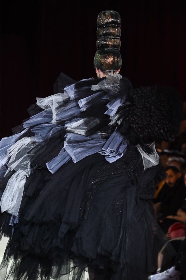 コム デ ギャルソン(COMME des GARÇONS) 2018-19年秋冬ウィメンズコレクション  - 写真43