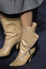 ジバンシィ 2018-19年秋冬コレクション - 暗闇で引き立つグラマーな魅力｜写真7