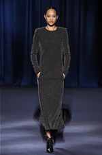 ジバンシィ 2018-19年秋冬コレクション - 暗闇で引き立つグラマーな魅力｜写真40