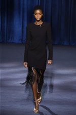 ジバンシィ 2018-19年秋冬コレクション - 暗闇で引き立つグラマーな魅力｜写真51