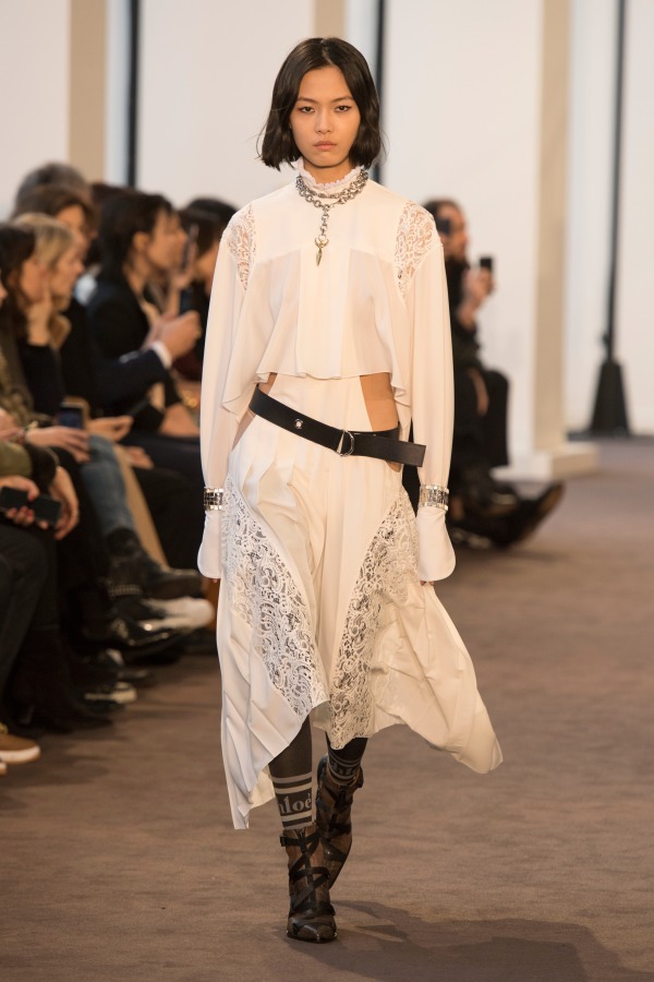 クロエ 2018-19年秋冬コレクション - 伝統は未来へ向けどのように受け継がれるべきなのか｜写真12