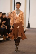 クロエ 2018-19年秋冬コレクション - 伝統は未来へ向けどのように受け継がれるべきなのか｜写真4