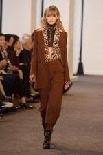 クロエ 2018-19年秋冬コレクション - 伝統は未来へ向けどのように受け継がれるべきなのか｜写真9