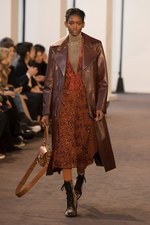 クロエ 2018-19年秋冬コレクション - 伝統は未来へ向けどのように受け継がれるべきなのか｜写真32