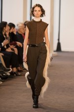 クロエ 2018-19年秋冬コレクション - 伝統は未来へ向けどのように受け継がれるべきなのか｜写真33