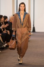 クロエ 2018-19年秋冬コレクション - 伝統は未来へ向けどのように受け継がれるべきなのか｜写真34