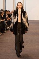 クロエ 2018-19年秋冬コレクション - 伝統は未来へ向けどのように受け継がれるべきなのか｜写真56