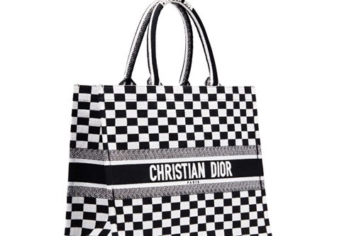 ディオール「ブック トート」