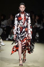 アレキサンダー・マックイーン 2018年秋冬コレクション - 視点を変えて真の女性に迫る｜写真10