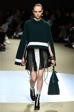 アレキサンダー・マックイーン 2018年秋冬コレクション - 視点を変えて真の女性に迫る｜写真34