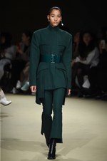 アレキサンダー・マックイーン 2018年秋冬コレクション - 視点を変えて真の女性に迫る｜写真35