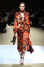 アレキサンダー・マックイーン 2018年秋冬コレクション - 視点を変えて真の女性に迫る｜写真43