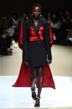 アレキサンダー・マックイーン 2018年秋冬コレクション - 視点を変えて真の女性に迫る｜写真57