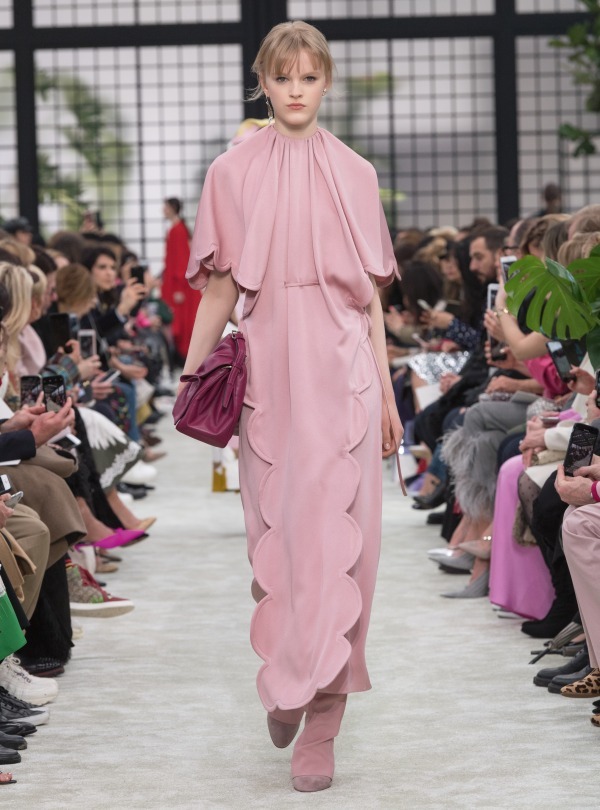 ヴァレンティノ 2018年秋冬ウィメンズコレクション - 女性の心に刻まれたロマンティシズム｜写真28