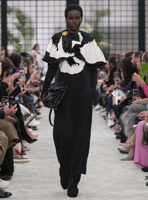 ヴァレンティノ 2018年秋冬ウィメンズコレクション - 女性の心に刻まれたロマンティシズム｜写真1