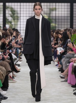 ヴァレンティノ 2018年秋冬ウィメンズコレクション - 女性の心に刻まれたロマンティシズム｜写真2