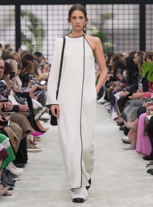 ヴァレンティノ 2018年秋冬ウィメンズコレクション - 女性の心に刻まれたロマンティシズム｜写真10