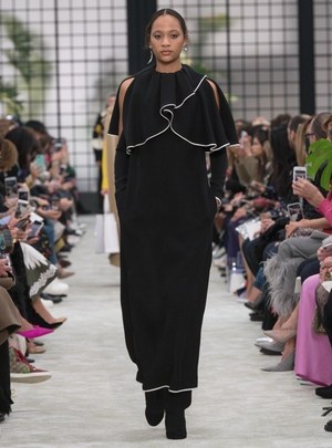 ヴァレンティノ 2018年秋冬ウィメンズコレクション - 女性の心に刻まれたロマンティシズム｜写真11