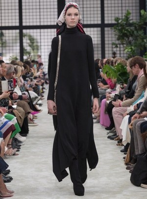 ヴァレンティノ 2018年秋冬ウィメンズコレクション - 女性の心に刻まれたロマンティシズム｜写真16