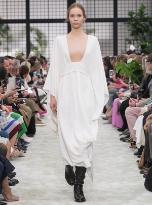 ヴァレンティノ 2018年秋冬ウィメンズコレクション - 女性の心に刻まれたロマンティシズム｜写真22