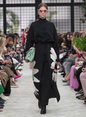 ヴァレンティノ 2018年秋冬ウィメンズコレクション - 女性の心に刻まれたロマンティシズム｜写真25
