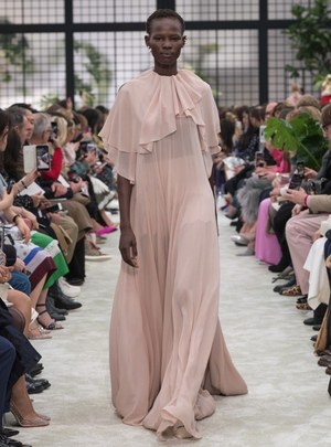 ヴァレンティノ 2018年秋冬ウィメンズコレクション - 女性の心に刻まれたロマンティシズム｜写真32