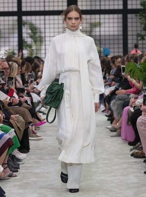 ヴァレンティノ 2018年秋冬ウィメンズコレクション - 女性の心に刻まれたロマンティシズム｜写真48