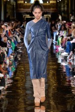 ステラ マッカートニー 2018-19年秋冬コレクション - 改めて見つめ直す自分の長所とは｜写真13