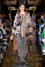 ステラ マッカートニー 2018-19年秋冬コレクション - 改めて見つめ直す自分の長所とは｜写真31