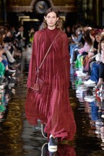 ステラ マッカートニー 2018-19年秋冬コレクション - 改めて見つめ直す自分の長所とは｜写真36