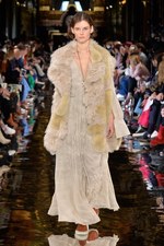ステラ マッカートニー 2018-19年秋冬コレクション - 改めて見つめ直す自分の長所とは｜写真39