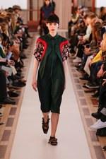 カルヴェン 2018-19年秋冬コレクション - 不協和音が生むドラマティックなサウンド｜写真7