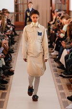 カルヴェン 2018-19年秋冬コレクション - 不協和音が生むドラマティックなサウンド｜写真17