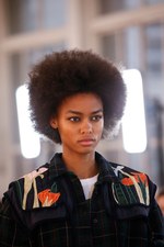 カルヴェン 2018-19年秋冬コレクション - 不協和音が生むドラマティックなサウンド｜写真48