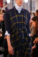 カルヴェン 2018-19年秋冬コレクション - 不協和音が生むドラマティックなサウンド｜写真53