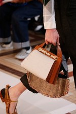 カルヴェン 2018-19年秋冬コレクション - 不協和音が生むドラマティックなサウンド｜写真57